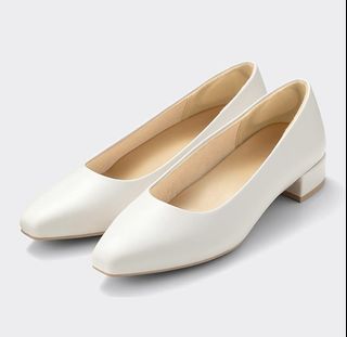 GU White Low Heels Pump