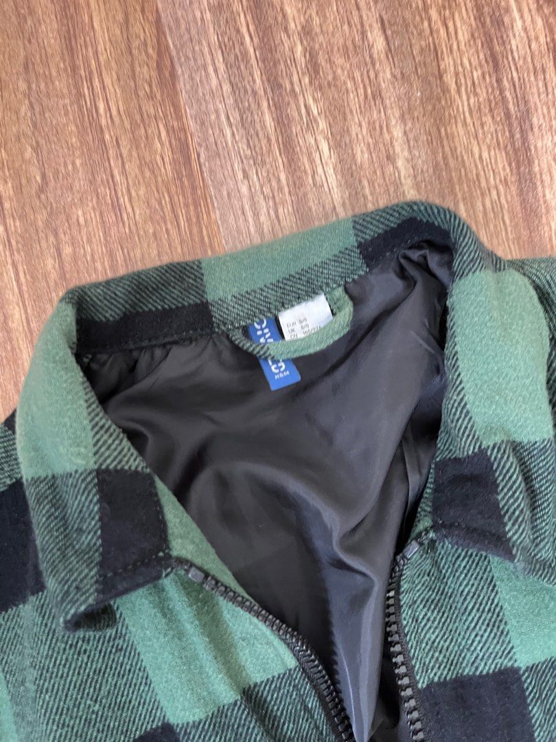H&M Divided Flannel Overshirt (Category: Coats, Jackets and Outerwear) located in Paranaque City. Submitted by declutterhead (Listing ID 1310685110, Image 2). Description: .