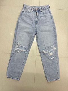 H&M loose mom jeans Authentic