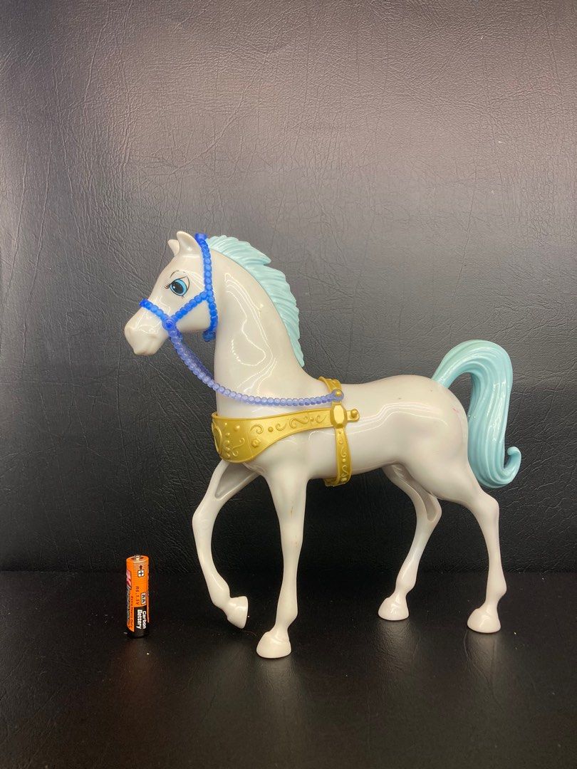 Horses and unicorn P150 (Category: Vintage Collectibles) located in Mendez-Nunez. Submitted by dollforless (Listing ID 1310648791, Image 2). Description: As is.