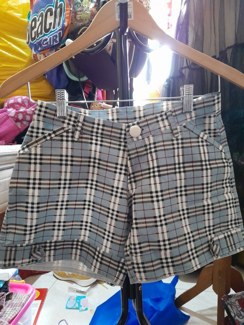 Burberry hot pants top