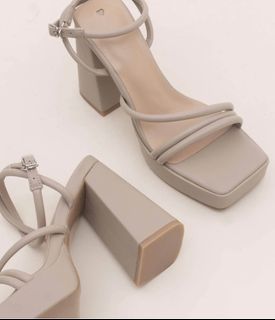 (Category: ) located in . Submitted by MyClosetCapsule (Listing ID 1310764799, Image 1). Description: .