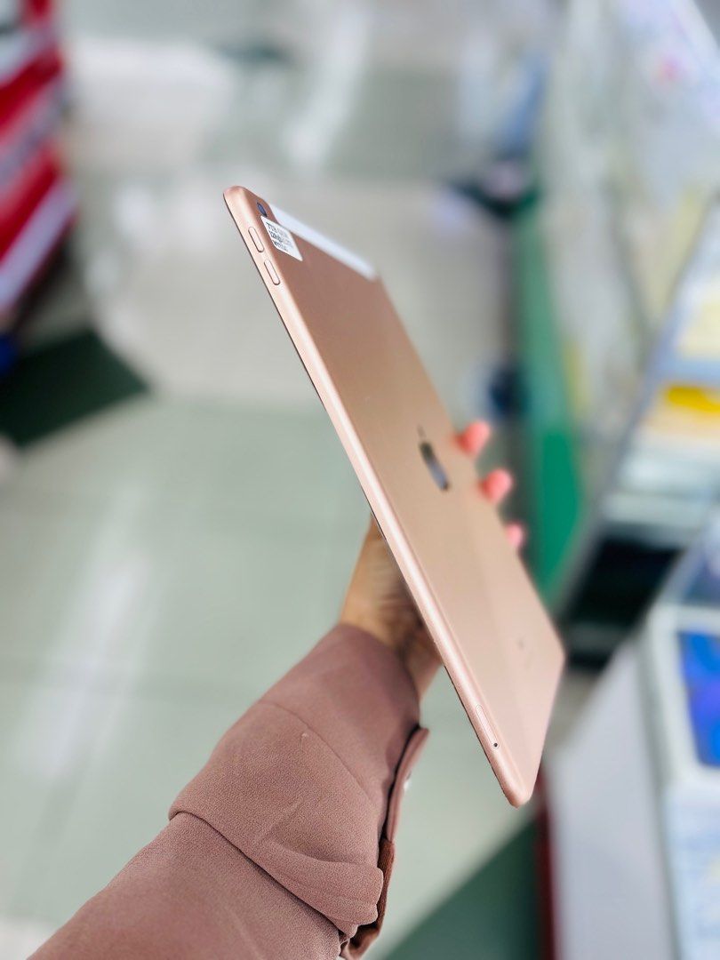 iPad 7th Gen 128gb LTE (Category: iPad) located in San Juan City. Submitted by aynaagadgets (Listing ID 1310693141, Image 2). Description: FOR SALE | TRADE / SWAP PASS SA MGA SCAMMERS / THIRD PARTY (RFS: Buy and Sell) ‼️FOR PROOF OF TRANSACTION AND YOUR PEACE OF MIND‼️ 📍FB Page: “Aynaa Gadgets” 📍Tiktok: “Aynaagadgetsshop” IPAD 7TH GEN LTE ❗️DETAILS❗ •128 GB (Other storage is also available) •Rosegold (Other color is also available) •95% Smooth 