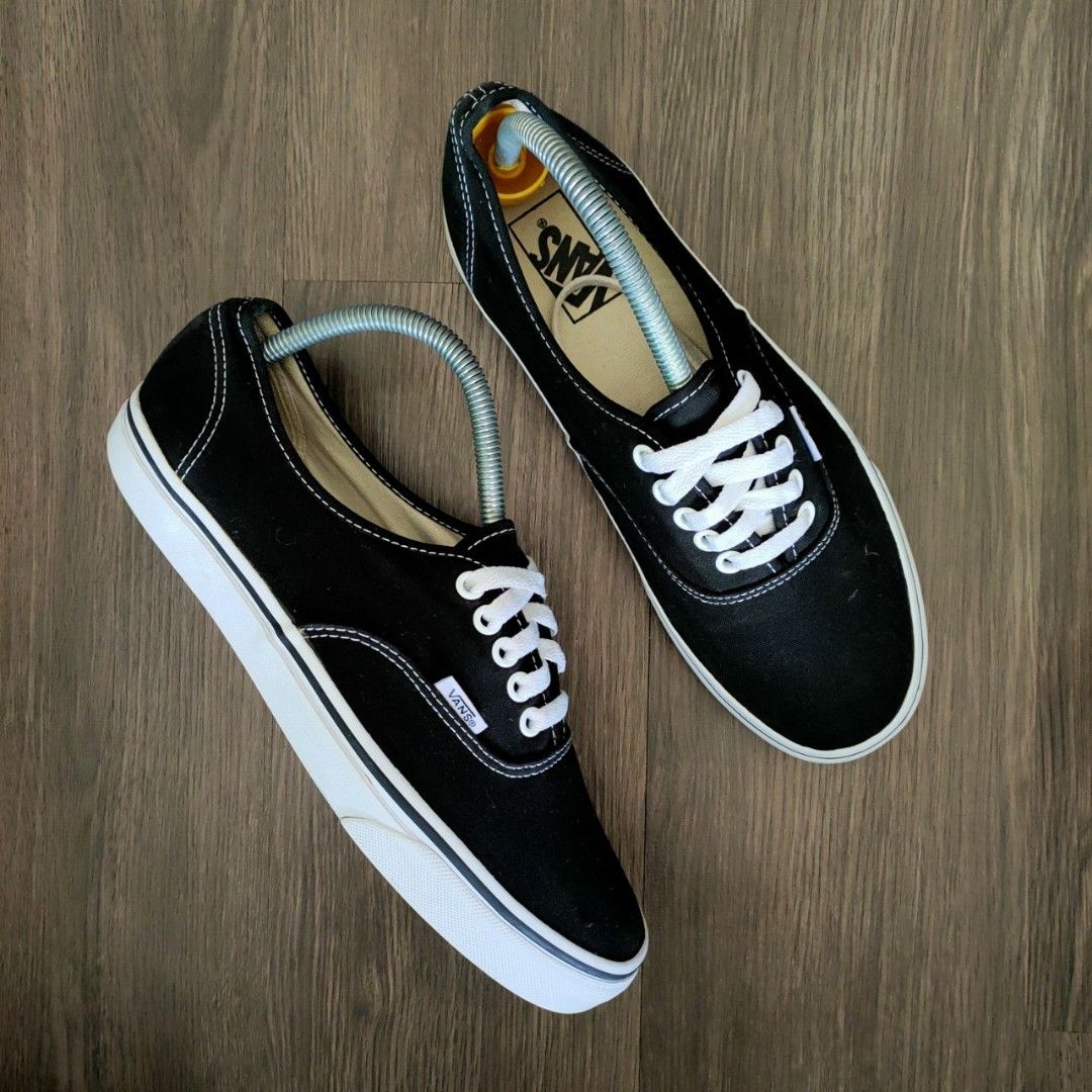KASUT SNEAKERS VANS Men s Fashion Footwear Sneakers on Carousell