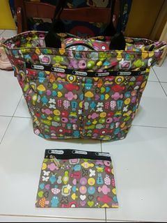 Lesportsac tote bag with pouch