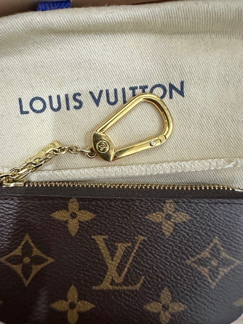 LV key cles (Category: Luxury Bags & Wallets) located in Batangas. Submitted by luxuryinmyclowset (Listing ID 1310758065, Image 2). Description: Like new LV key cles With dustbag, paperbag, box.