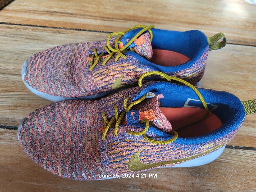 Nike rubber shoes (Category: Sneakers) located in Manila. Submitted by mimi_gee (Listing ID 1310715146, Image 2). Description: no need to repair sobrang ayos pa po nito super original🥰.
