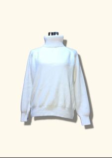 Preloved White Soft Sweater