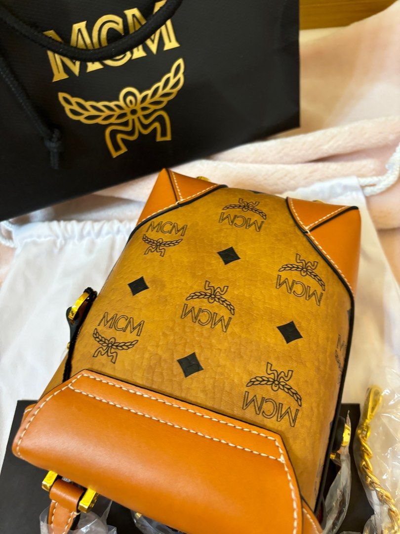 READY STOCK MCM PHONE POUCH CLERANCE BELOW COST