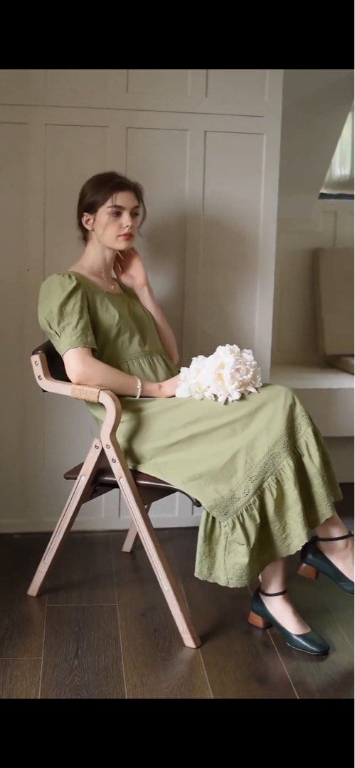 SIMPLE RETRO square neck puff sleeve green dress, Women's Fashion, Dresses  & Sets, Dresses on Carousell