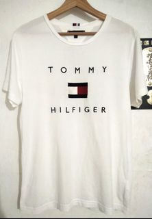 Tommy Hilfiger embroidered white tshirt size Medium