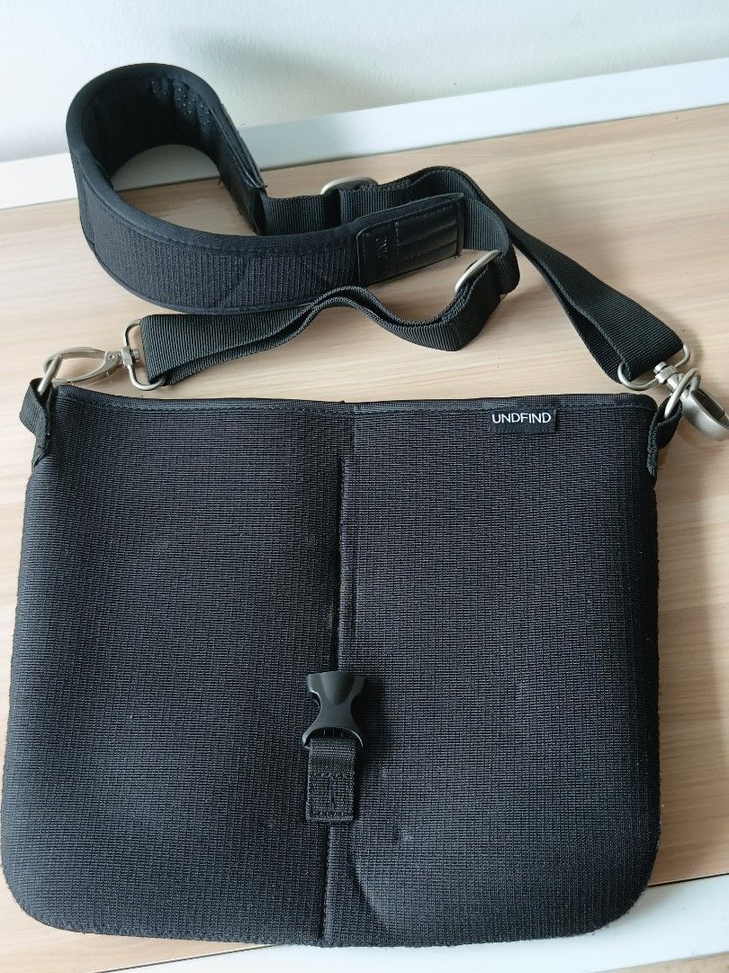 undfind neoprene lens camera bag (Category: Camera Bags & Carriers) located in Paranaque City. Submitted by shopcadescloset (Listing ID 1310769788, Image 1). Description: - brand is phased out already but still searchable online. - i have the undfind waist shooter (similar to shootsac) - leather cover for the bag is not available anymore as it got worn out already. UNDFIND Waist Shooter Highlights For DSLRs, Lenses, Flashes, Accessories Wetsuit G