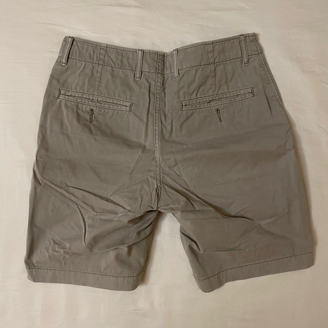 Uniqlo Shorts Beige, Men's Fashion, Bottoms, Shorts on Carousell