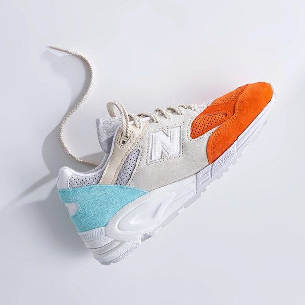 US8) Kith x Ronnie Fieg x New Balance 990v2 Cyclades Mykonos