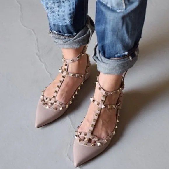 Rockstud flat discount