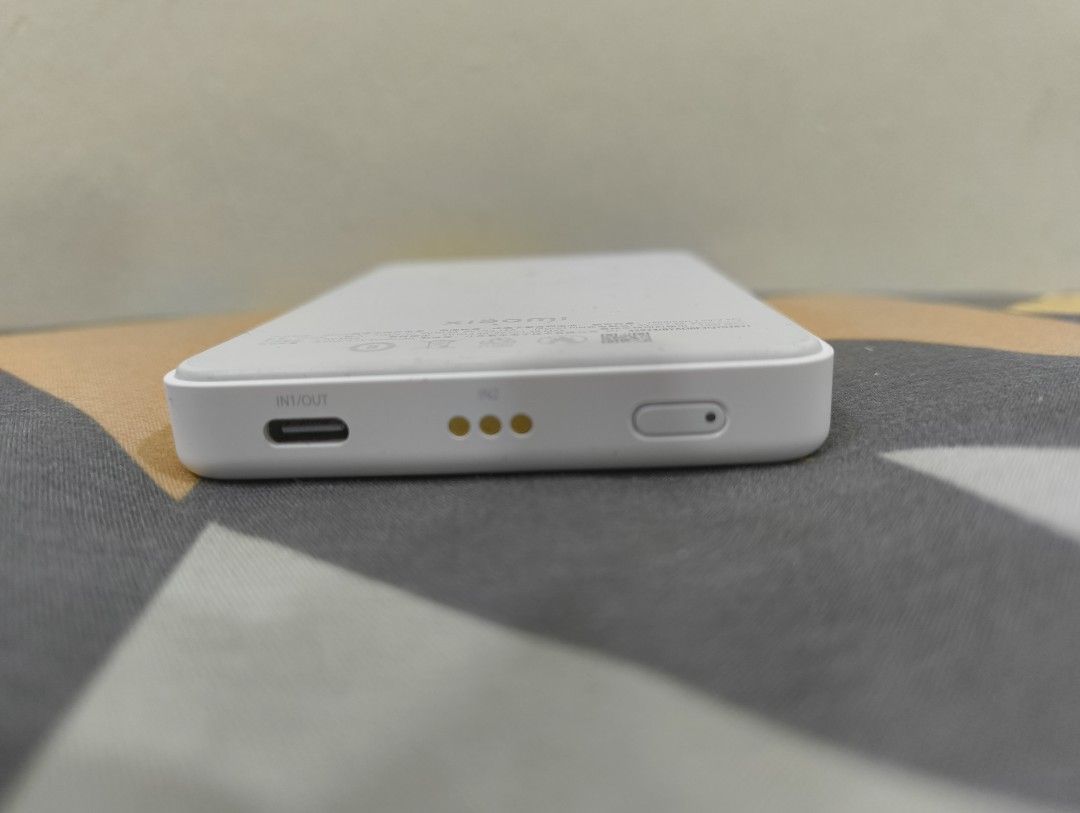 Xiaomi Magnetic Wireless Power Bank P05ZM with MagSafe stand, Mobile ...