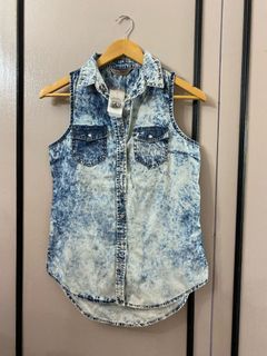 CHARLOTTE  RUSSE Y2K TOP | DENIM TOP | DISTRESSTED TOP | DENIM WAISTCOAT | DENIM VEST WITH COLLAR | BLUE AND WHITE TOP| TOP WITH BUTTONS 
