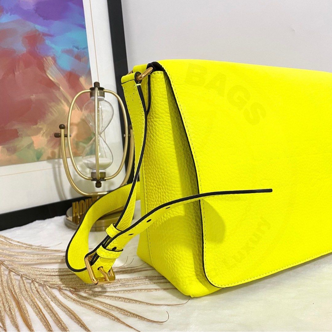 Burberry neon yellow bag clearance