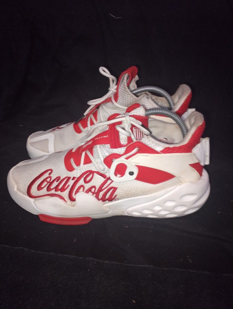 Coca cola kyries clearance