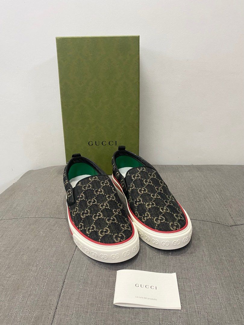 Gucci men slip on top