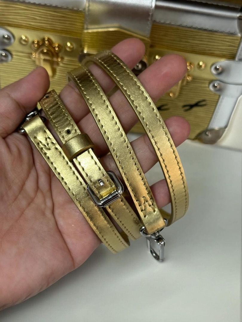 Authentic LV Petite Malle (Category: Luxury Bags & Wallets) located in Quezon City. Submitted by hellopatchi (Listing ID 1257551741, Image 2). Description: 9/10 condition with dust bag Removable strap.