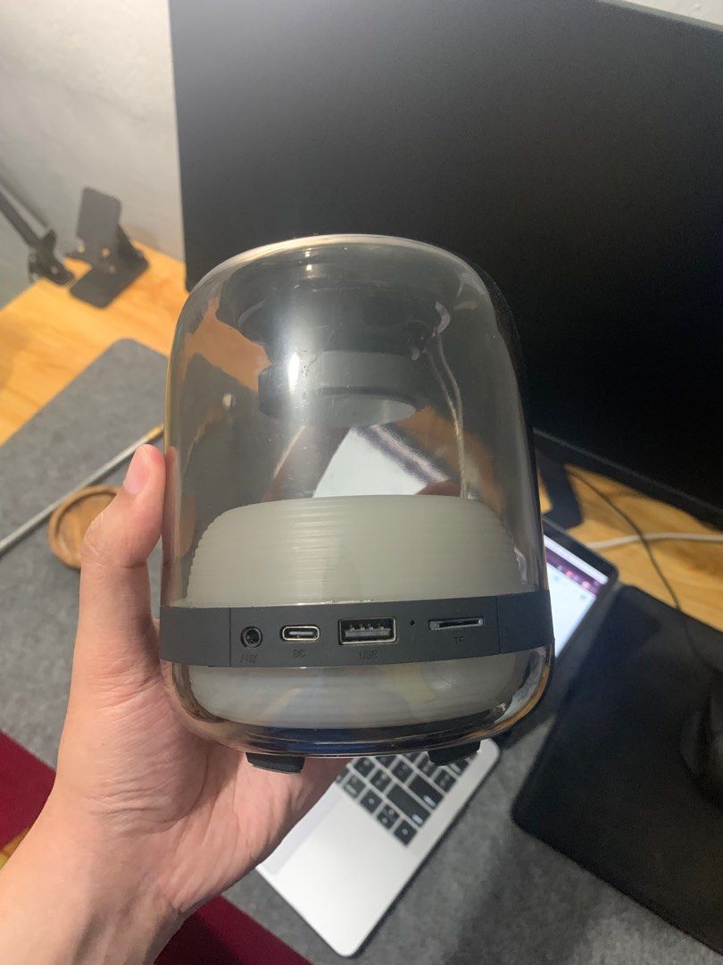 Awei Y386 Wireless Portable Bluetooth Speaker (Category: Soundbars, Speakers & Amplifiers) located in Caloocan City. Submitted by declutteruss (Listing ID 1310925072, Image 3). Description: -price is nego -loc: north caloocan, please search blue ribbon st. for exact loc -rfs: decluttering.
