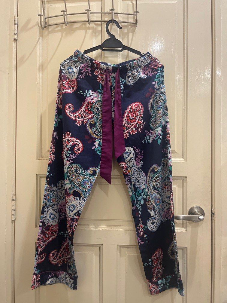 Pyjamas bras and things online