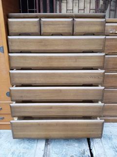 Chest drawer cabinet 
Solidwood