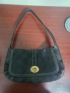 (Category: ) located in . Submitted by well.loved.items (Listing ID 1310936646, Image 1). Description: .