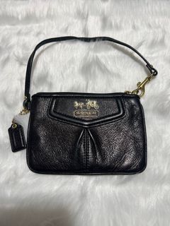 COACH SMALL BLACK SMOOTH LEATHER WRISTLET WALLET