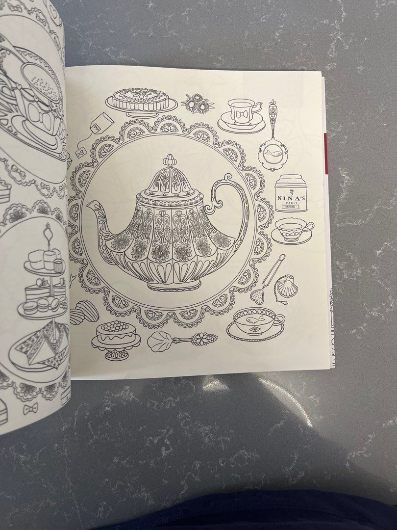 Coloring and the food 填色書, 興趣及遊戲, 書本 & 文具, 小說 & 故事書 - Carousell