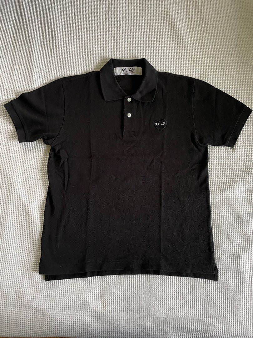 Comme De Garçons (CDG PLAY) Black Collared Shirt Size Medium (Category: Tshirts & Polo Shirts ) located in Quezon City. Submitted by hydroflask123 (Listing ID 1310947057, Image 2). Description: CDG Play Black Collared Shirt. Japanese fit so runs small. No issues!! W (Pit to Pit): 49cm L (Top to Bottom): 62cm Sleeves (Shoulder to End): 20cm Good discounts if you buy more than 1 item!!.