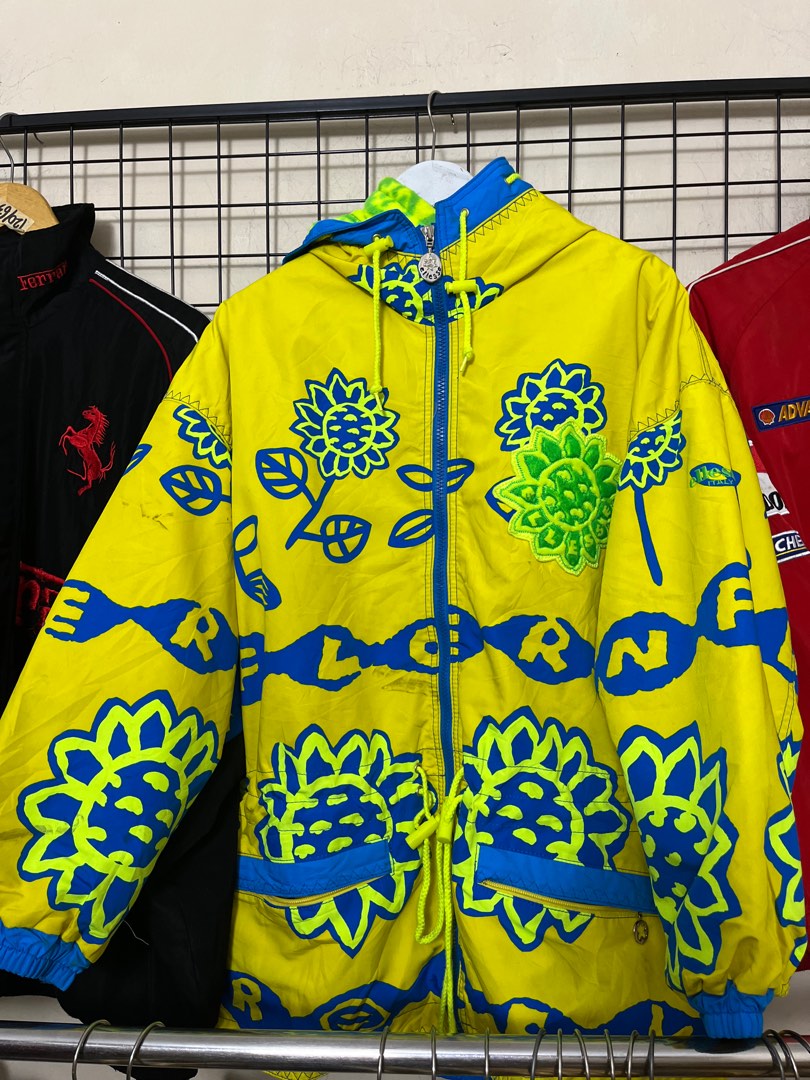 ellesse sunflower jacket Fesyen Pria Pakaian Baju Luaran di Carousell