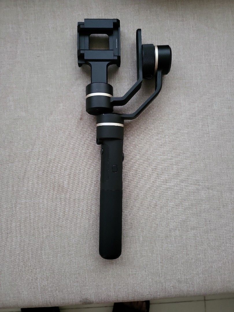 Feiyutech SPG Gimbal (Category: Gimbals & Stabilizers ) located in Quezon City. Submitted by oddmountain_01ac99 (Listing ID 1310906663, Image 2). Description: FeiyuTech SPG Gimbal 3-Axis Video Stabilizer Handheld for Smartphone& Action Camera.