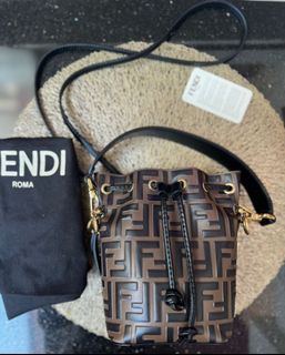 (Kategori: ) berada di . Dikirim oleh anzeraluxbags.id (ID iklan 1310851182, Gambar 1). Deskripsi: .