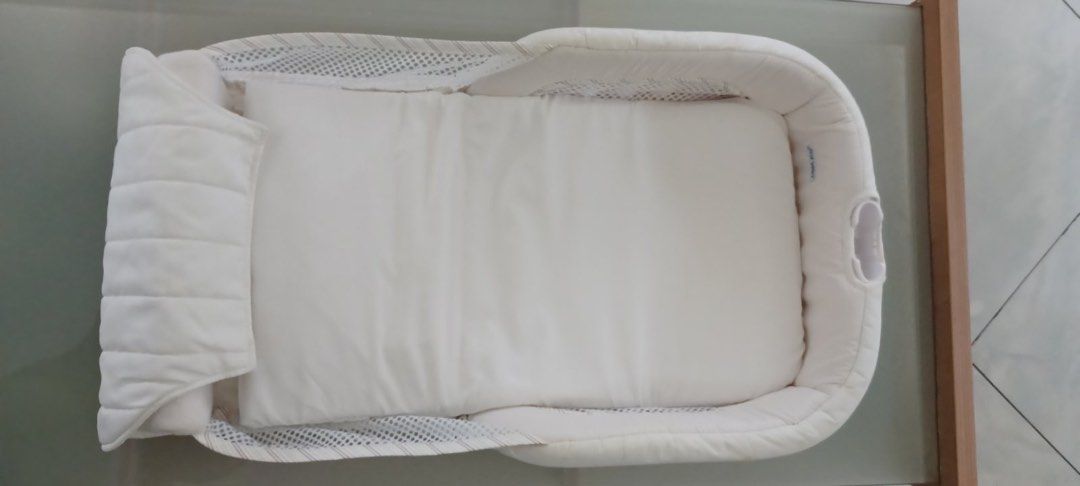 First Years Newborn Co Sleeper (Category: Cots & Cribs) located in Makati City. Submitted by elizuhh (Listing ID 1310901680, Image 2). Description: Missing light The First Years Cozy Baby Sleeper allows you to feed, soothe, monitor, and bond with your baby throughout the night with the reassurance that baby is snug, secure, and comfortable next to you in your bed. Important - Please ensure you read through all supplied instructions and product wa