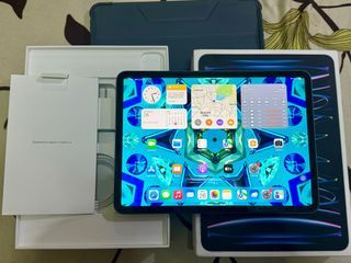 FOR SALE OR SWAP iPad PRO GEN 4 11 INCH 128 GIG WIFI WiTH M2 CHIPS SILVER, With warranty till September 22