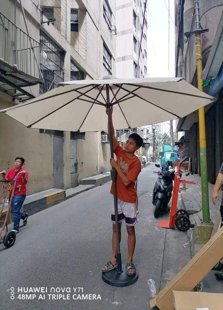 GARDEN UMBRELLA BIG SIZE (Category: Umbrellas) located in Quezon City. Submitted by fconnie15407950 (Listing ID 1310834266, Image 2). Description: .