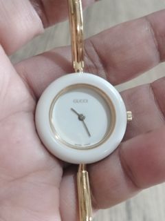 Gucci watch almost new