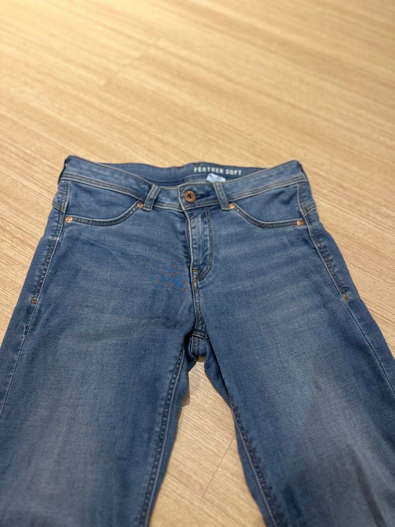 H M Feather Soft Jeggings Women s Fashion Bottoms Jeans Leggings on Carousell