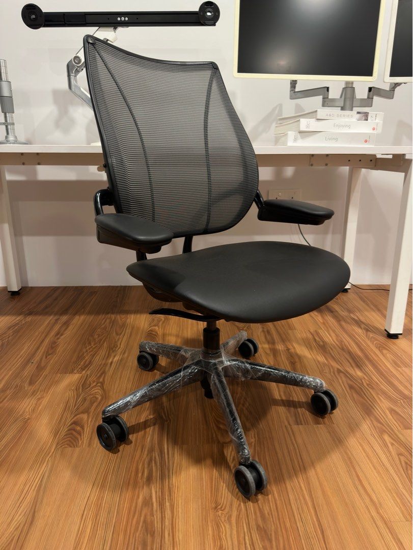 Humanscale liberty chair similar to herman miller aeron .humanscale freedom