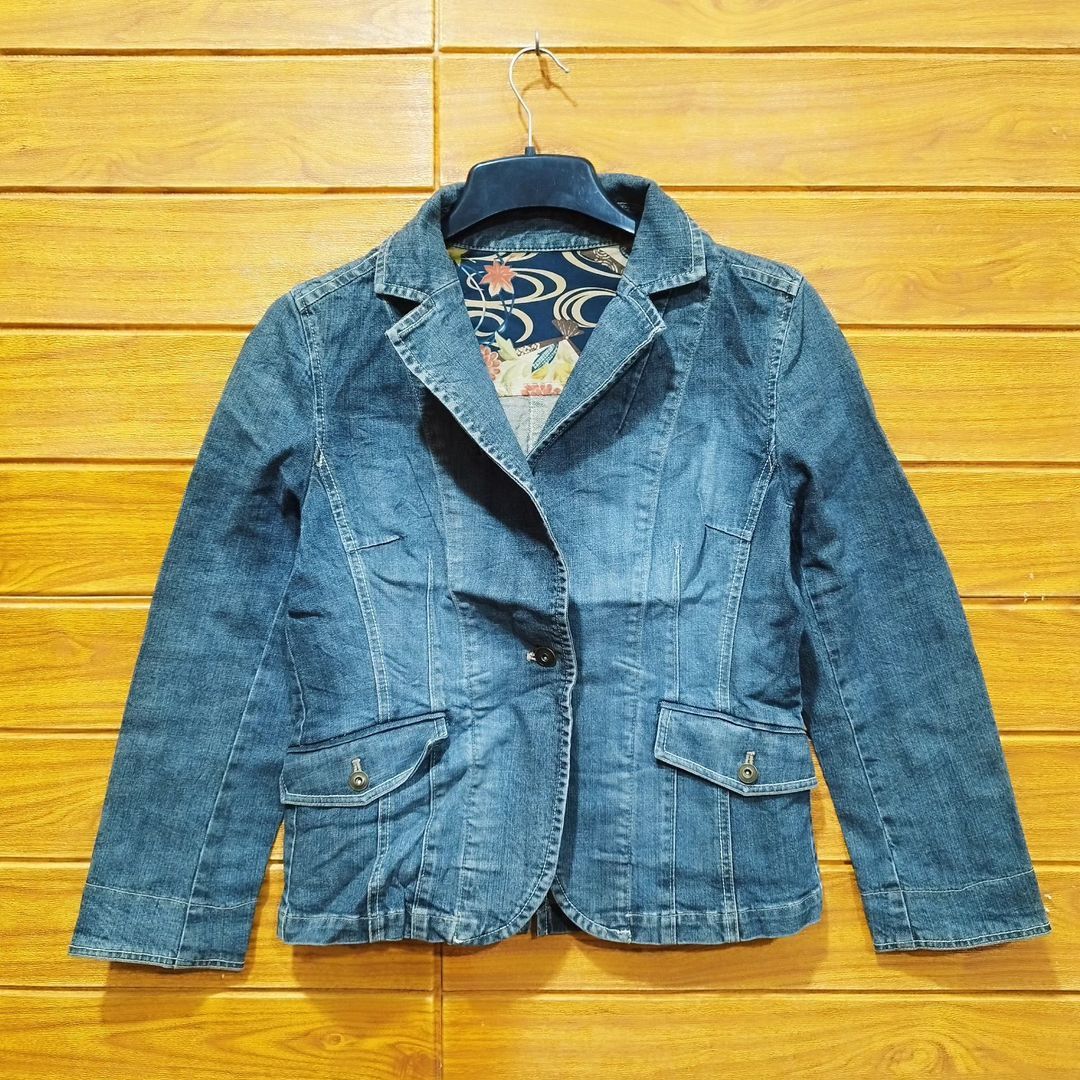 Brand jaket denim store