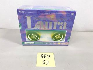 LAURA- FASHION TRENDSETTER BLIND BOX