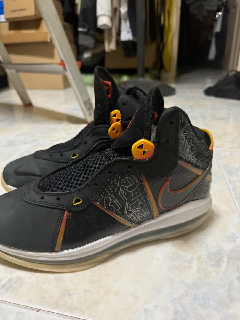 Lebron laces top