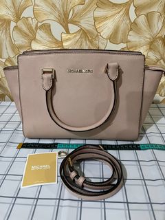 (Kategori: ) berada di . Dikirim oleh nadebb (ID iklan 1310937565, Gambar 1). Deskripsi: .