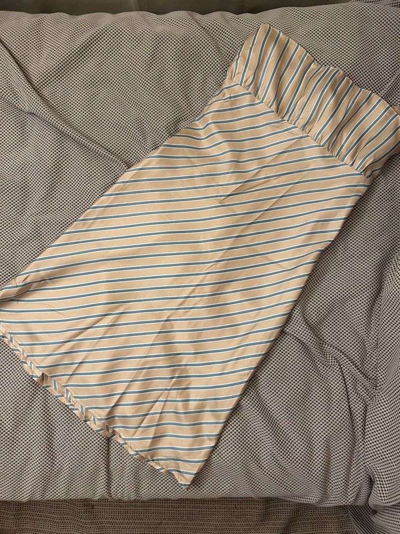 Midi Silk Dress - Size S (Category: Dresses) located in Binan City. Submitted by acilenga02 (Listing ID 1310857847, Image 3). Description: Bust: 15” Length: 32 Used once for a dinner No flaws Classy looking.