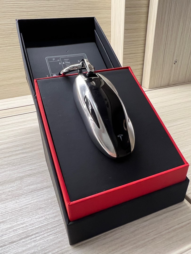 Model Y /Model3 實體車匙, 汽車配件, 其他 - Carousell