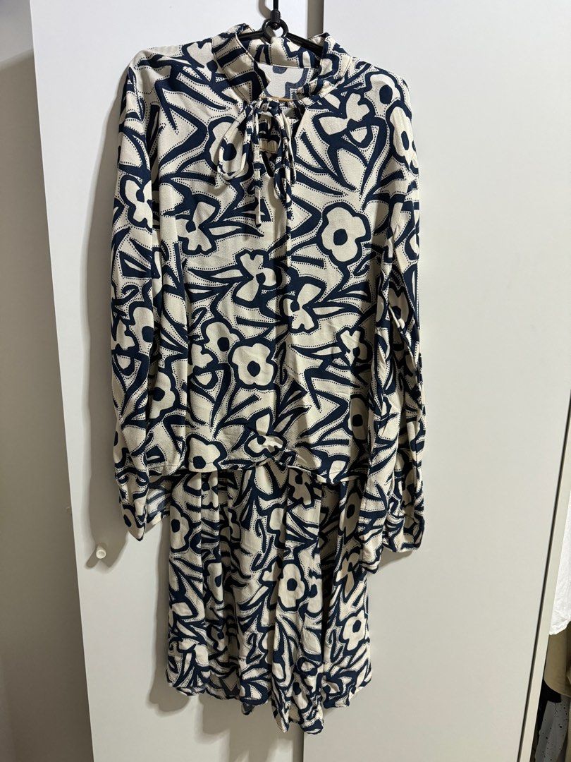 Navy Pattern Set (Category: Sets or Coordinates) located in Singapore. Submitted by adieuclothes (Listing ID 1310859341, Image 1). Description: Used once. Can buy them separately. .