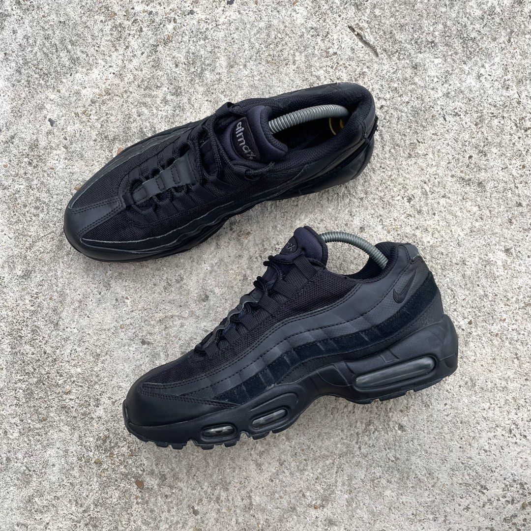 air max 95 essential triple black
