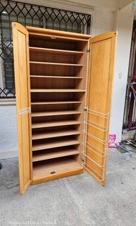 PANTRY CABINET  / SHOE CABINET

4,000 pesos😊

adjustable shelves
In good condition